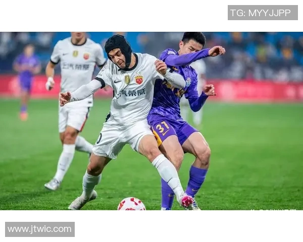 鲁能与申花激战正酣现场直播全程回顾精彩瞬间与赛后分析 鲁能与申花激战正酣现场直播全程回顾精彩瞬间与赛后分析