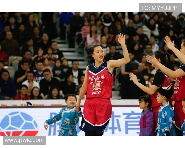 李晓旭的成长之路:从普通学生到篮球场上的明星运动员 李晓旭的成长之路:从普通学生到篮球场上的明星运动员